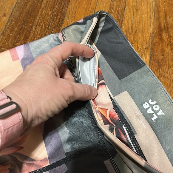 JoyLab Women’s Geometric Floral Print Running Leggings, Large - Picture 3 of 3